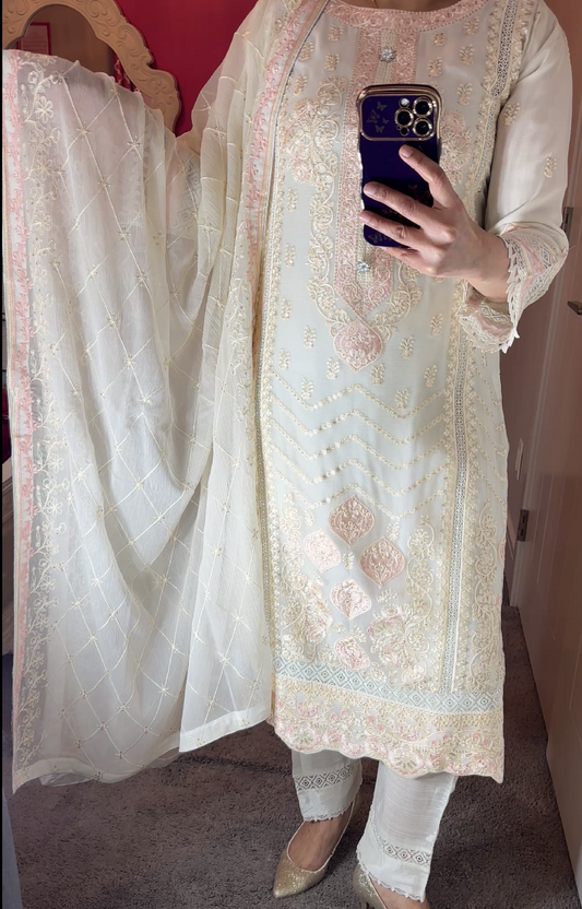 Agha Noor Inspired Chiffon Off-White 3-Piece Suit